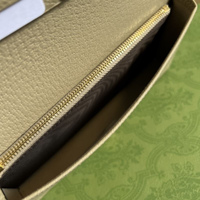Gvc*1 purse